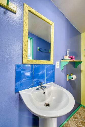 Hotel Cosmic Crab Resort At Careening Cay