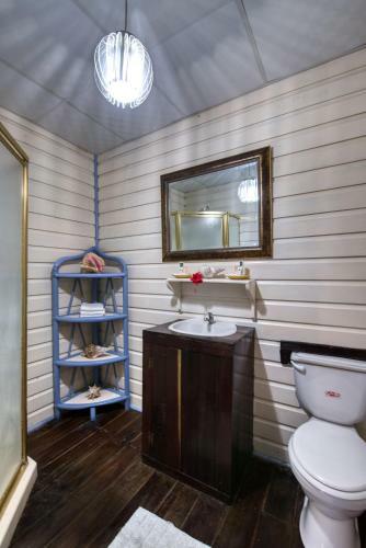 Hotel Cosmic Crab Resort At Careening Cay