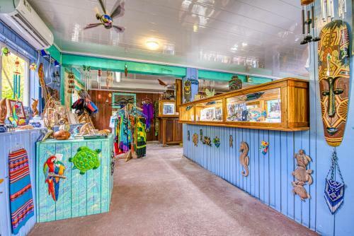 Hotel Cosmic Crab Resort At Careening Cay