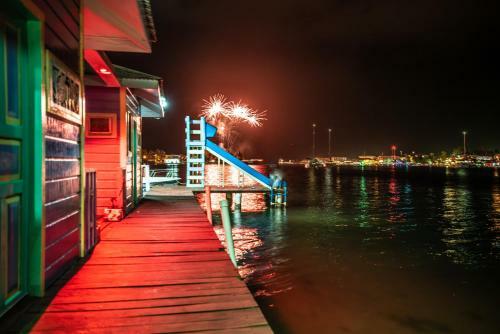 Hotel Cosmic Crab Resort At Careening Cay