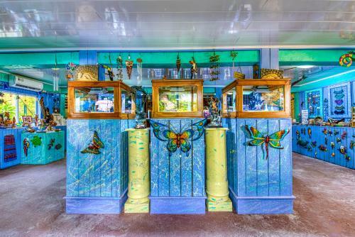 Hotel Cosmic Crab Resort At Careening Cay