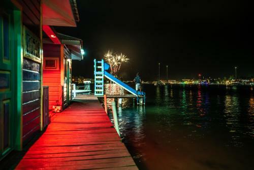 Hotel Cosmic Crab Resort At Careening Cay