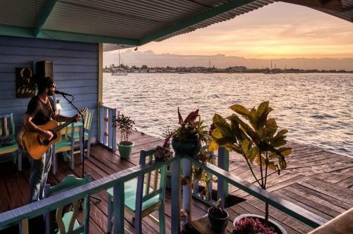 Hotel Cosmic Crab Resort At Careening Cay