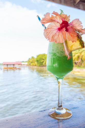 Hotel Cosmic Crab Resort At Careening Cay