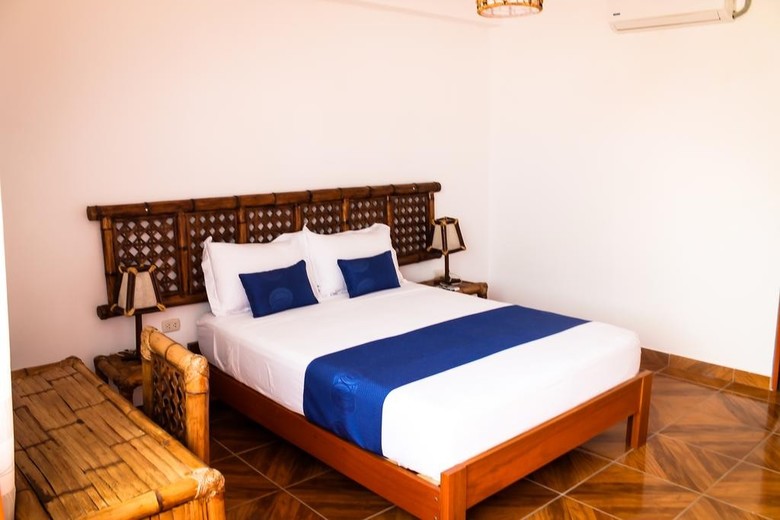 Nauti-k Beach Hotel