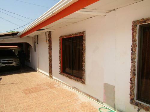Hostal Red Line