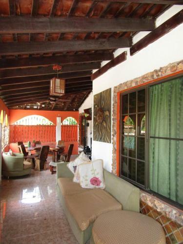 Hostal Red Line