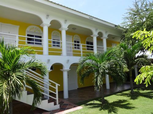 Hotel Casa Amarilla