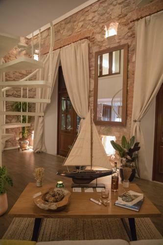The Hummingbird Apartment