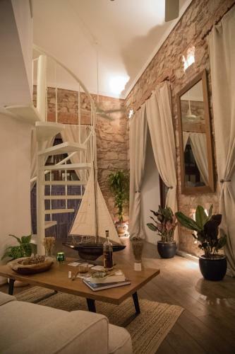 The Hummingbird Apartment