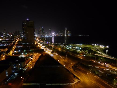 Apartamento Casco Viejo Direct Ocean Front 22-02