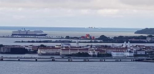 Apartamento Casco Viejo Direct Ocean Front 22-02