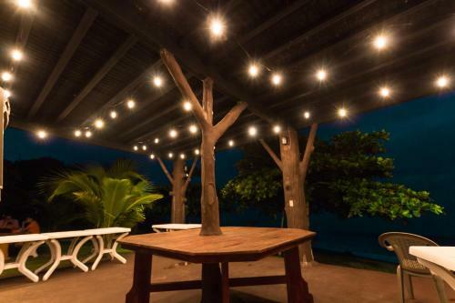 Big Daddy's Beach Club & Hotel