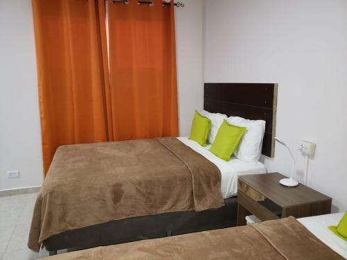 Hostal La Saloma Airport Lodge