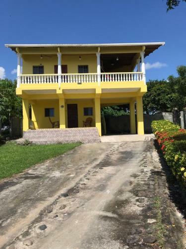 2nd Floor Beach House Apartment