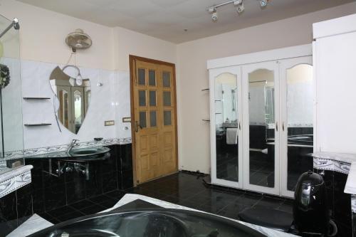 Hostal Apex Inn Guest House