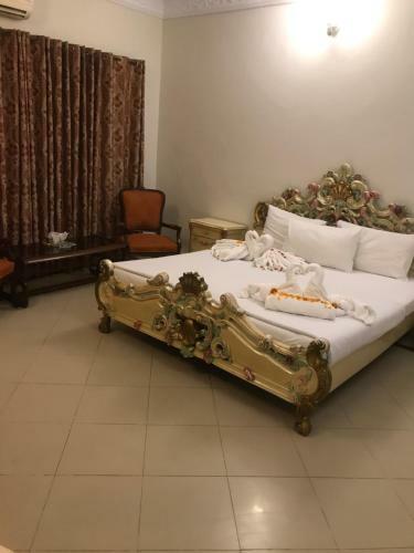 Hostal New Shelton Guest House