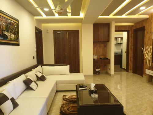 3 Bedrooms Luxury Apartment