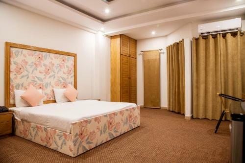 Grand Islamabad Hotel