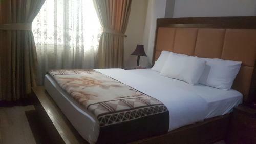 Midtown Hotel