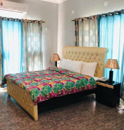Hostal Rio Inn Guest House
