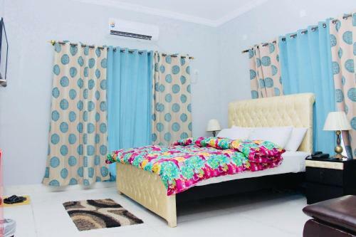 Hostal Rio Inn Guest House