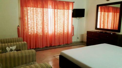 Hostal Royal Cottage Guest House