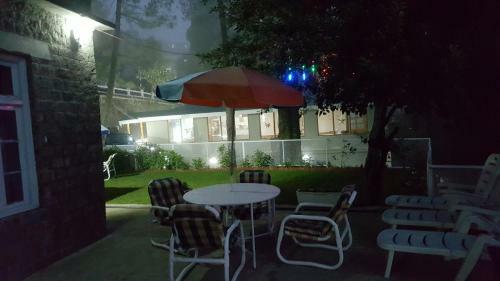 Pine Top Hotel Murree