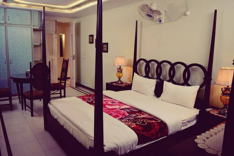 Hotel Raywal Executive Suites