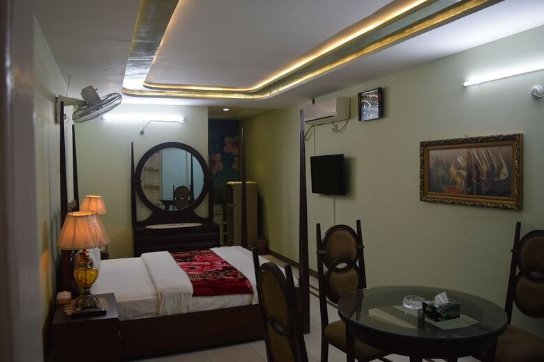 Hotel Raywal Executive Suites
