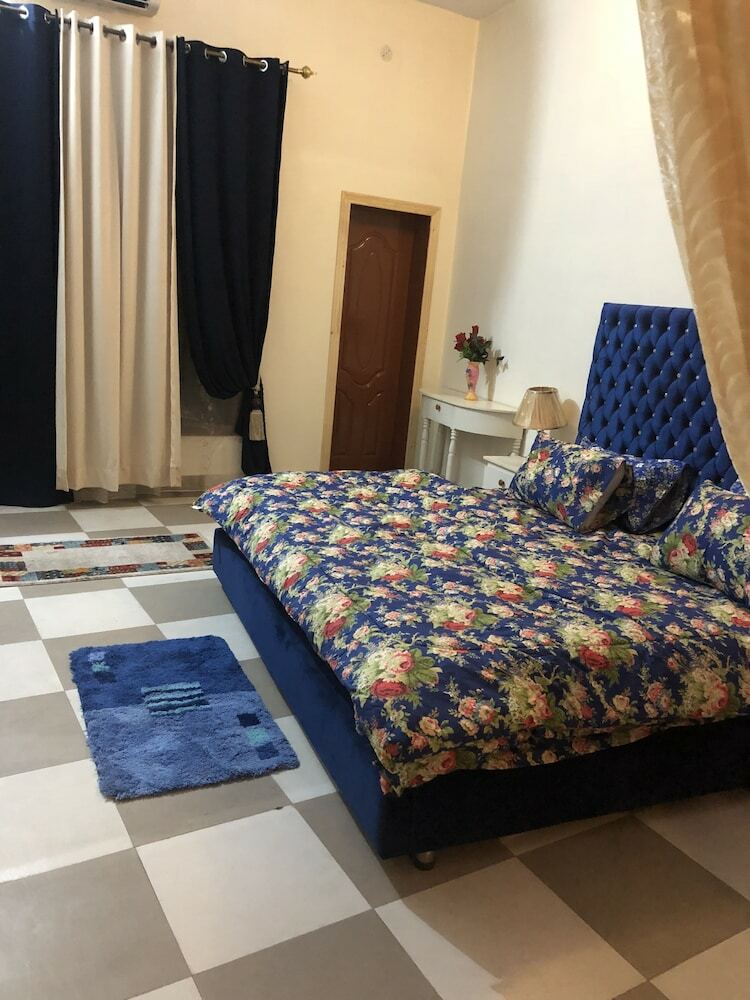 Hostal Aimys Villa Guest House