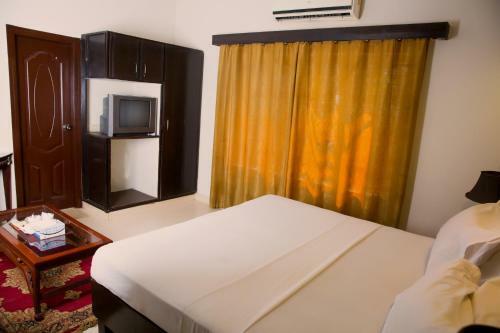 Doves Inn Hotel (branch-1)