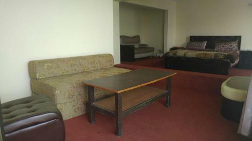 Pir Sohawa Hotel