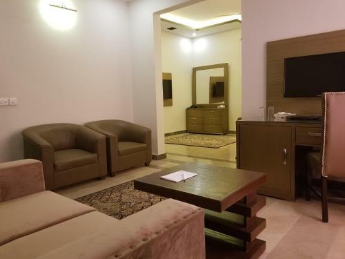 Zifan Hotel & Suites