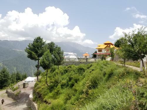 Hotel Chinar Resorts