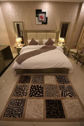 Hotel Safari Club 4