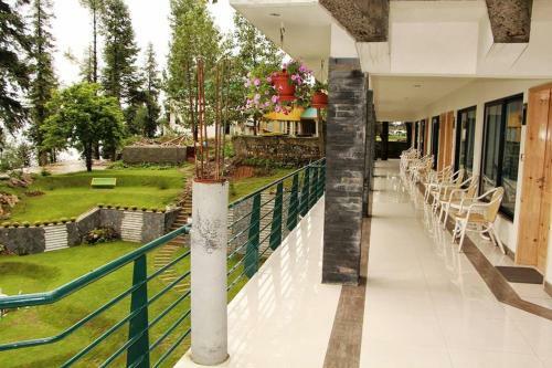 Hotel Summer Retreat