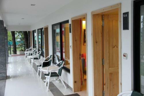 Hotel Summer Retreat