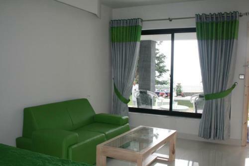 Hotel Summer Retreat