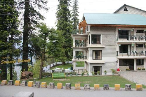 Hotel Summer Retreat