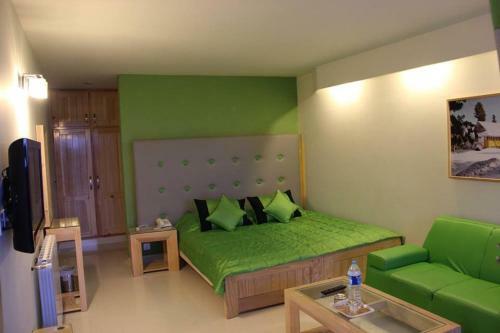 Hotel Summer Retreat
