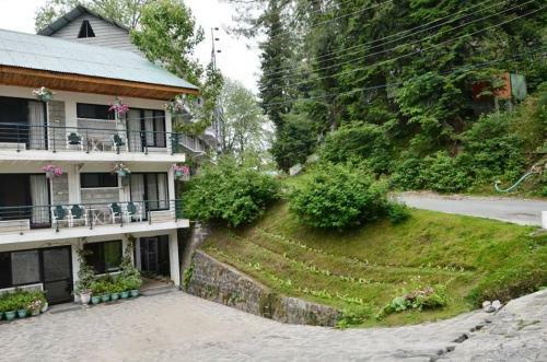 Hotel Summer Retreat