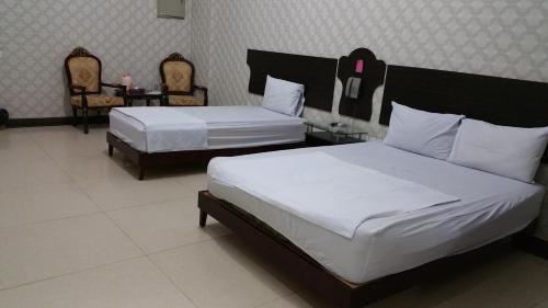 Hotel Sehwan Divine