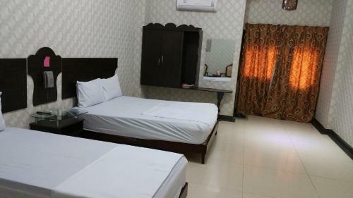 Hotel Sehwan Divine