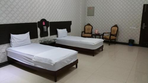 Hotel Sehwan Divine