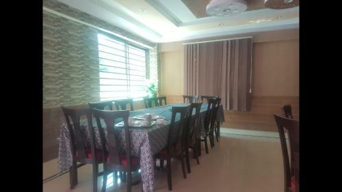 Al Hamrah Hotel