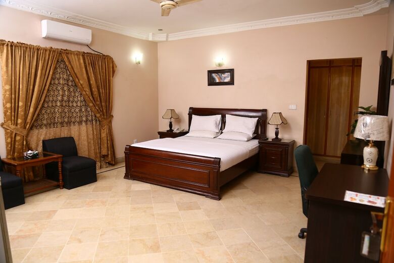 Hotel Luxury Inn