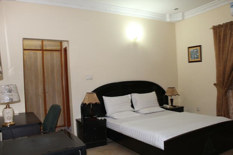 Hotel Luxury Inn