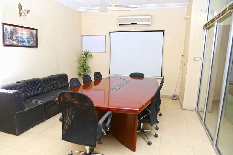 Hotel Luxury Inn