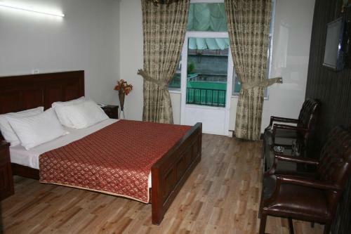 Pine Top Hotels Naran